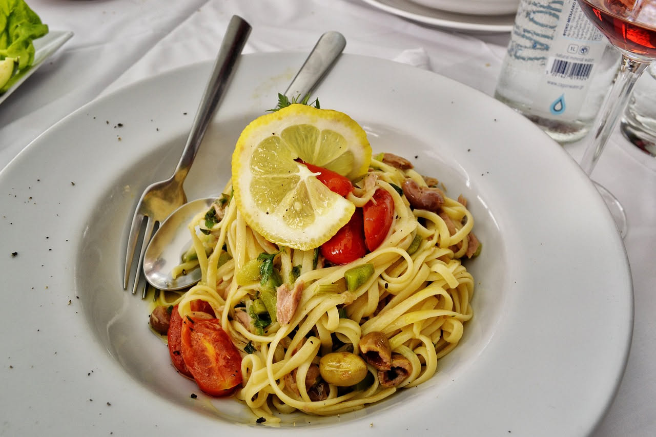 Bigoli freddi con verdure dell'orto