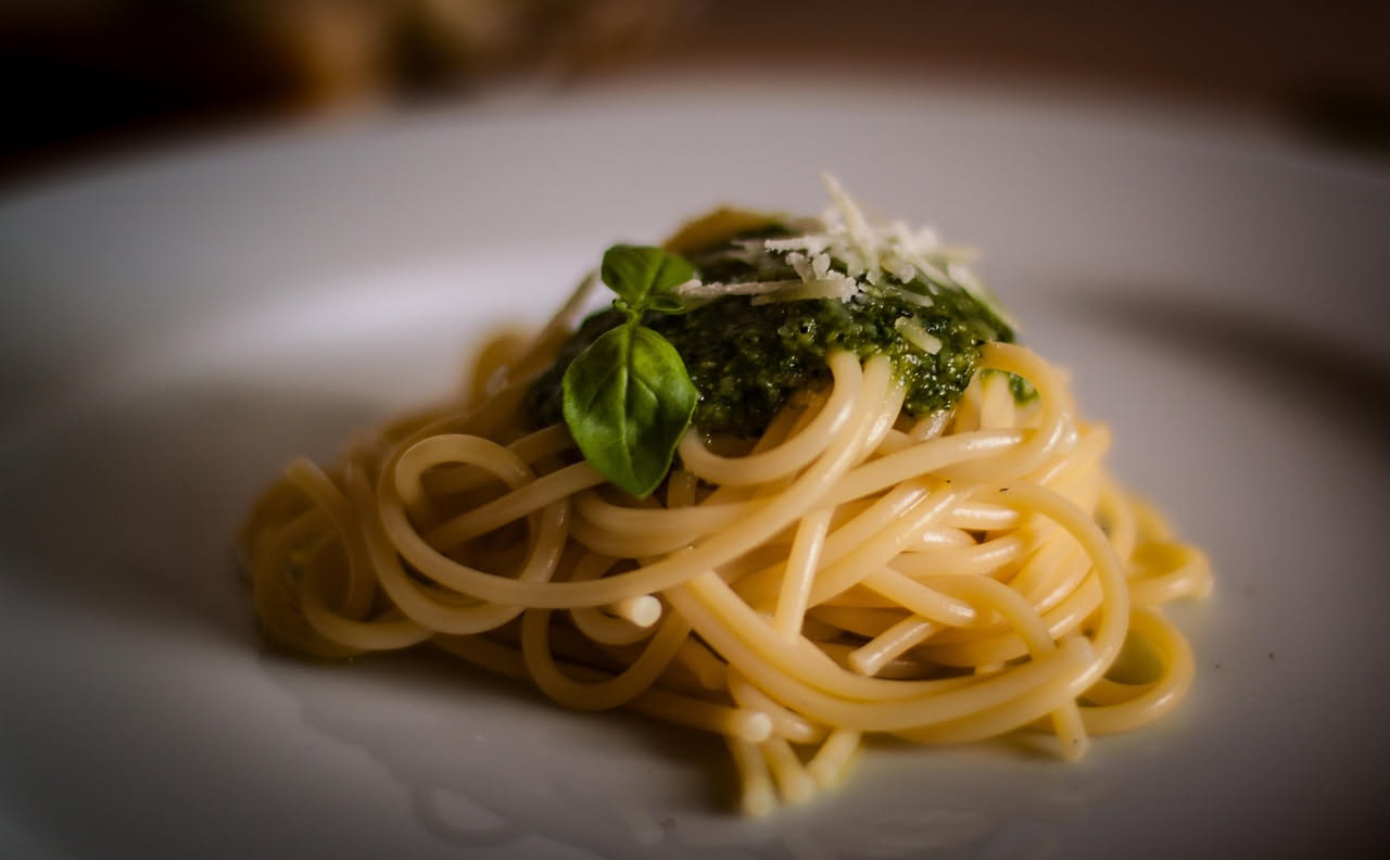 Da dove viene il pesto alla genovese: le origini liguri