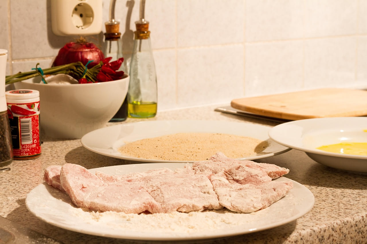 Lezione 40 - Le scaloppine: farina, padella, salsa