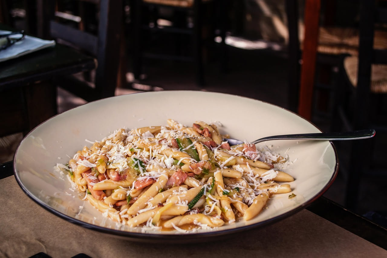 Pasta con zucchine e gamberi