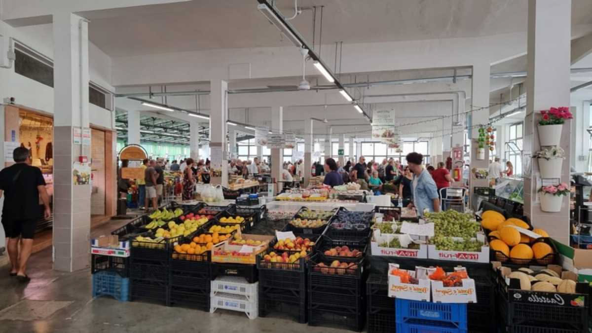 Perché la frutta estiva va lavata poco prima: ecco il motivo