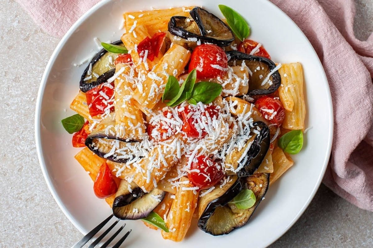 Penne con melanzane e mozzarella