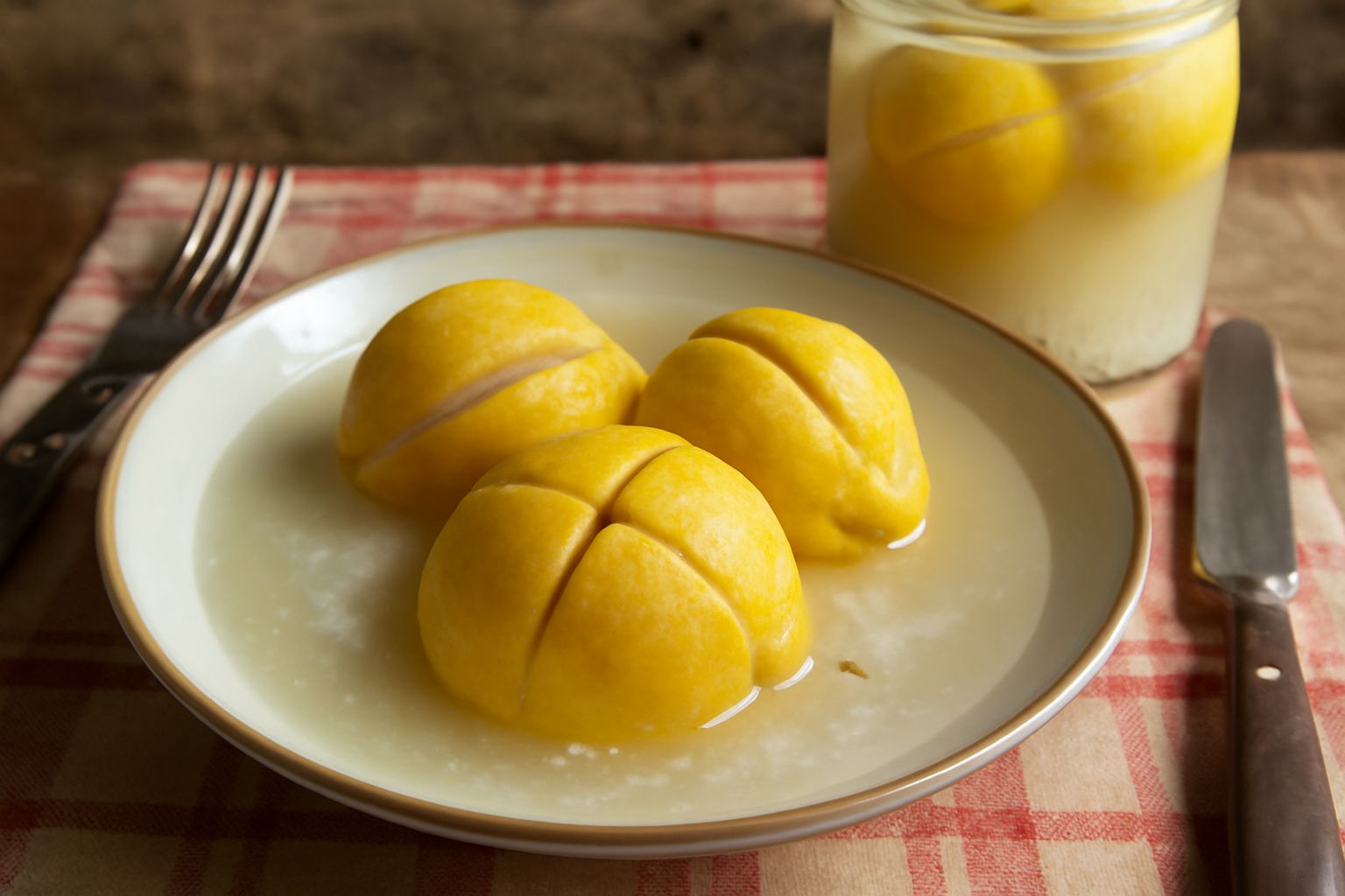 Limoni in salamoia