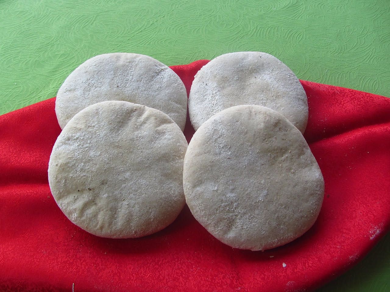 Tigelle modenesi: morbidezza golosa e proteine nobili in ogni morso